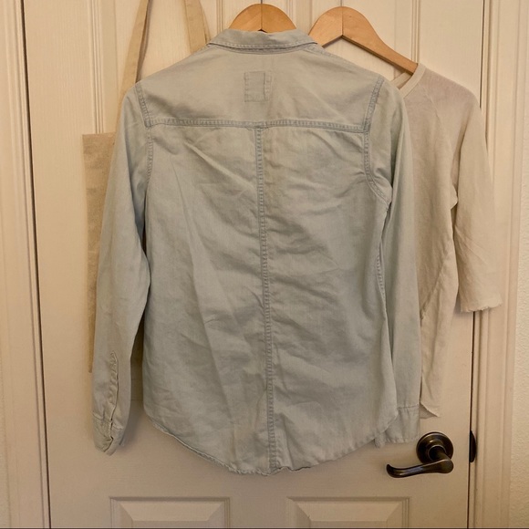 Hollister Light Wash Button Down - Picture 3 of 4